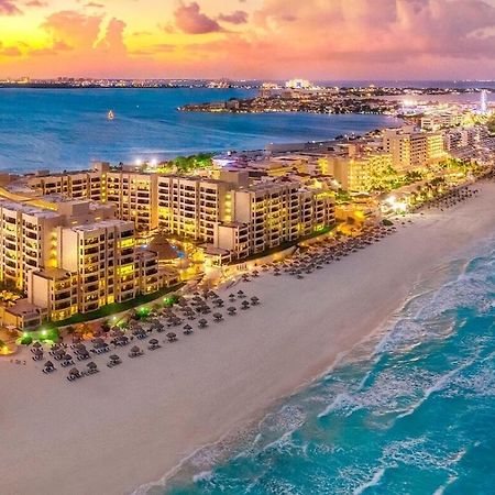 Oceanfront Condo Bm By Andiani Cancún Exterior foto