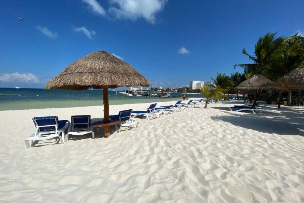 Oceanfront Condo Bm By Andiani Cancún Exterior foto