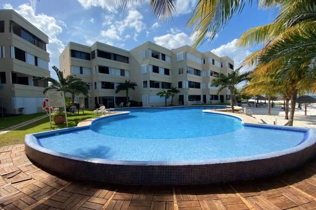 Oceanfront Condo Bm By Andiani Cancún Exterior foto